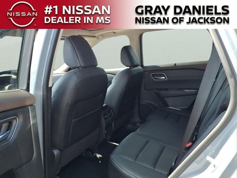 Used 2021 Nissan Rogue SL FWD image 27