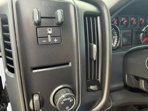 Used 2019 Chevrolet Silverado 2500 W/T AWD/4WD image 13