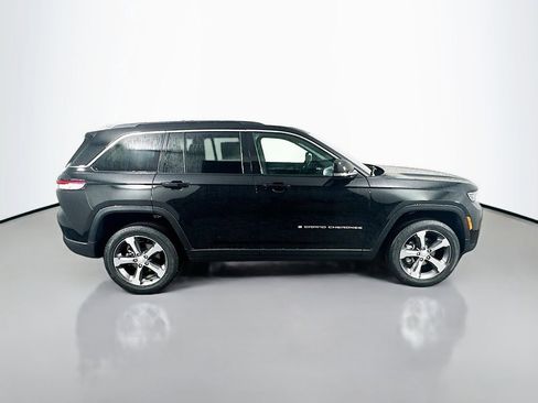 New 2025 Jeep Grand Cherokee Limited RWD image 8