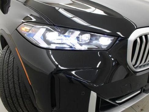 Used 2025 BMW X5 xDrive40i w/ Climate Comfort Package image 4