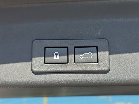 Used 2024 Subaru Ascent Premium w/ Convenience Package image 9