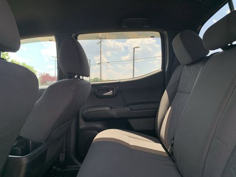 Used 2017 Toyota Tacoma TRD Sport w/ Tow Package RWD image 32