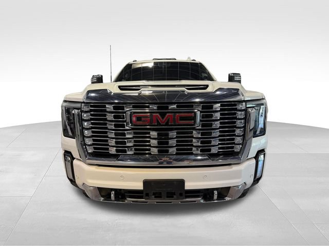 Used 2024 GMC Sierra 2500 Denali w/ Denali Reserve Package AWD/4WD image 2