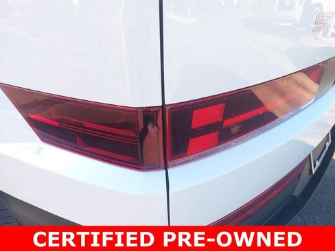 Used 2025 Hyundai Santa Fe SEL FWD image 40