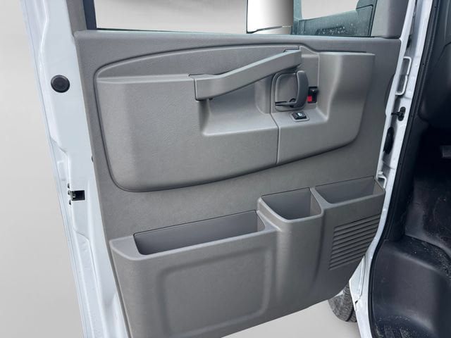 New 2026 GMC Savana 3500 w/ Power Convenience Package RWD image 10