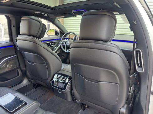 Used 2022 Mercedes-Benz S 500 4MATIC w/ AMG Line Package image 45