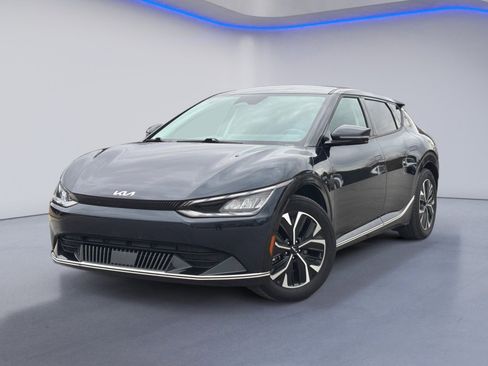 Used 2023 Kia EV6 Wind image 2
