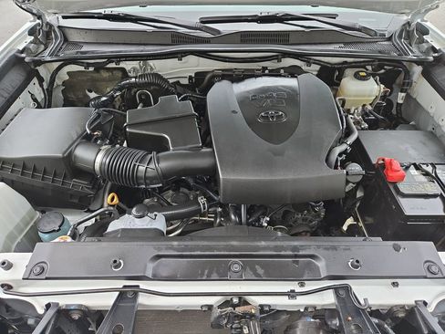 Used 2020 Toyota Tacoma TRD Off-Road image 27