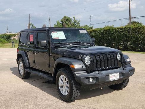 Used 2023 Jeep Wrangler Unlimited Sport w/ Sun And Sound Package AWD/4WD image 3