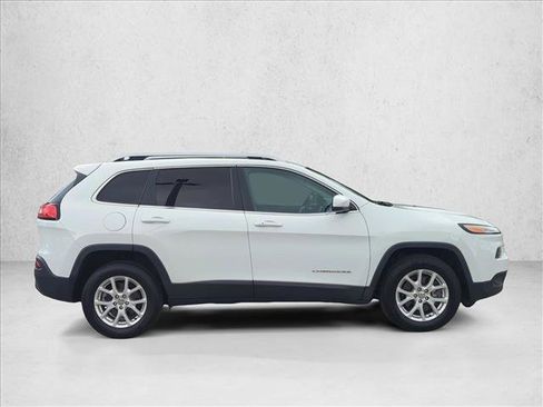 Used 2016 Jeep Cherokee Latitude w/ Comfort/Convenience Group image 4