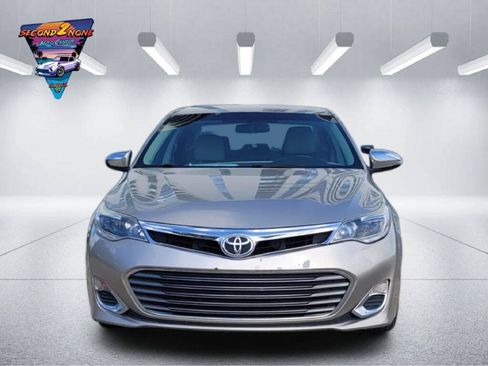 Used 2013 Toyota Avalon XLE FWD image 2