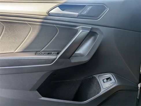 Certified 2024 Volkswagen Tiguan SE image 27