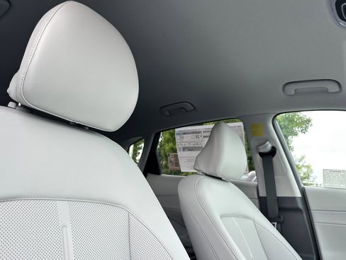 New 2026 Hyundai Kona SEL Premium image 17