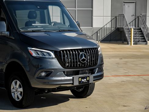 Used 2023 Mercedes-Benz Sprinter 2500 image 22