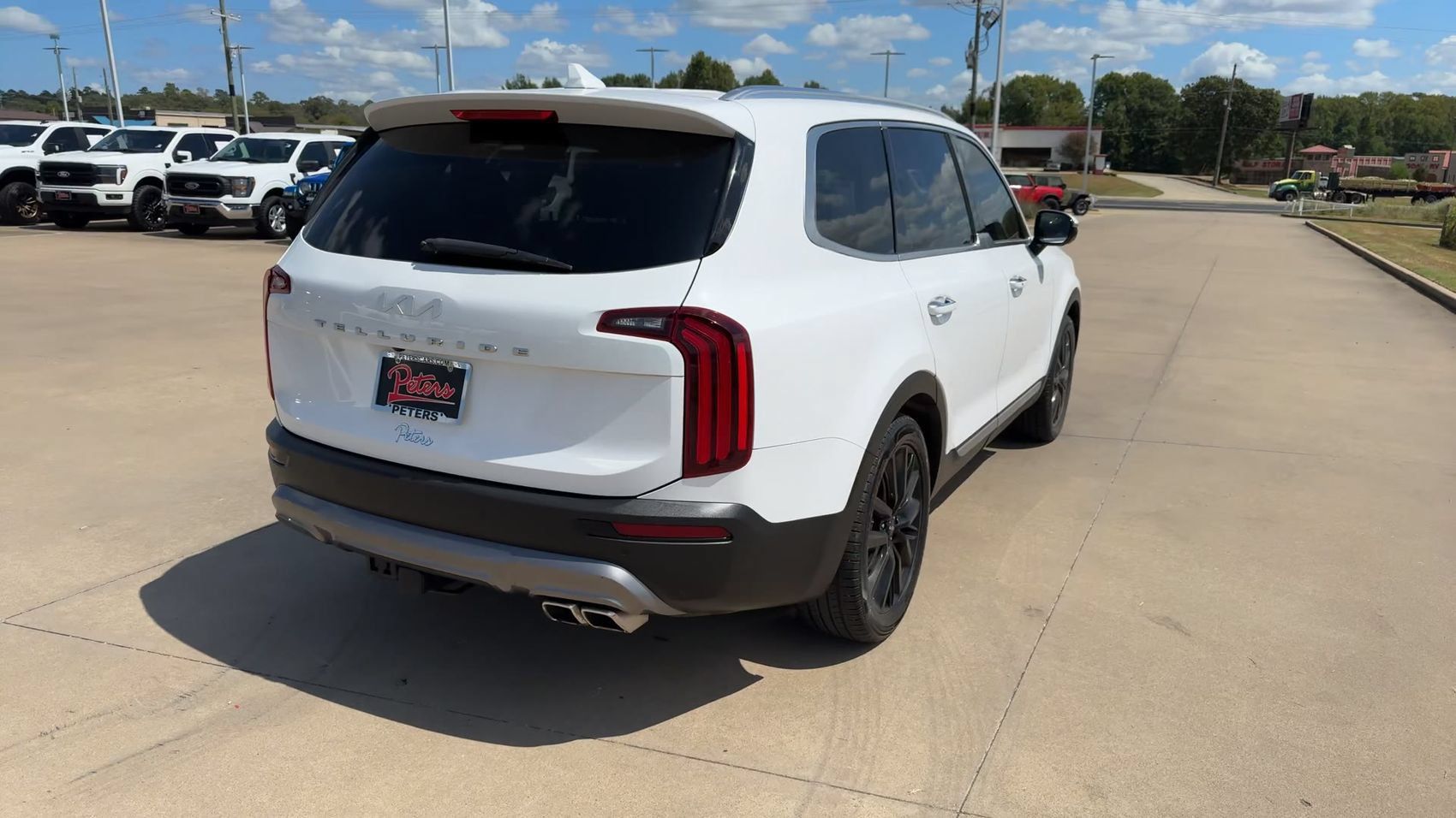 Used 2022 Kia Telluride SX w/ Towing Package FWD image 8