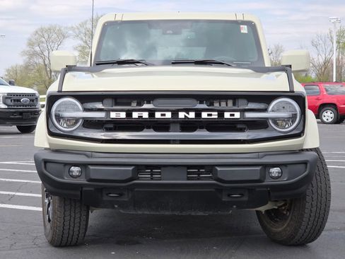 Used 2025 Ford Bronco Outer Banks image 13