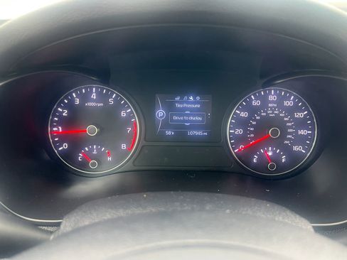 Used 2018 Kia Optima LX w/ 17" Alloy Wheels Package FWD image 16