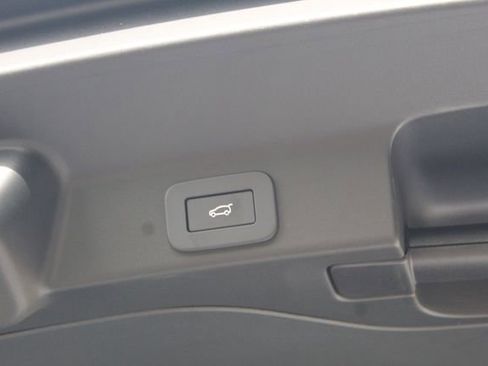 New 2026 Jaguar F-PACE R-Dynamic S image 13