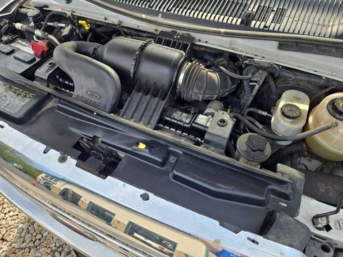 Used 2014 Ford E-350 and Econoline 350 Super Duty w/ Interior Upgrade Package image 12
