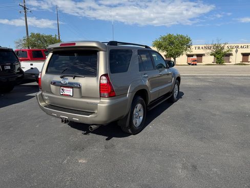 Used 2008 Toyota 4Runner SR5 AWD/4WD image 5