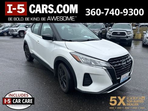 Used 2024 Nissan Kicks SV image 1