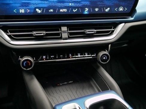New 2026 Chevrolet Equinox EV LT AWD/4WD image 30