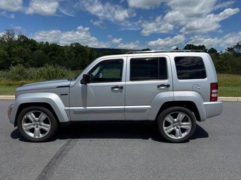 Used 2012 Jeep Liberty Limited Jet AWD/4WD image 5