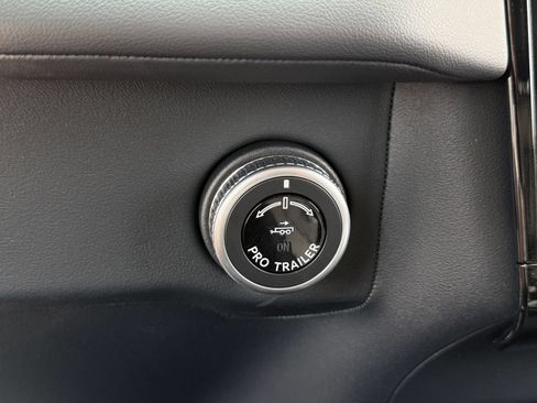 New 2027 Lincoln Navigator Premiere AWD/4WD image 35