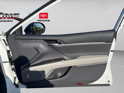 Used 2024 Toyota Camry SE image 33