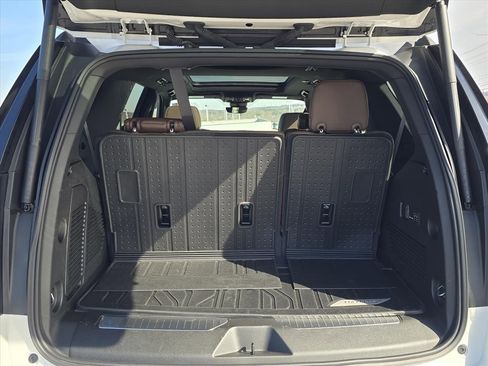 Used 2024 Chevrolet Tahoe High Country w/ Premium Package 2 image 13