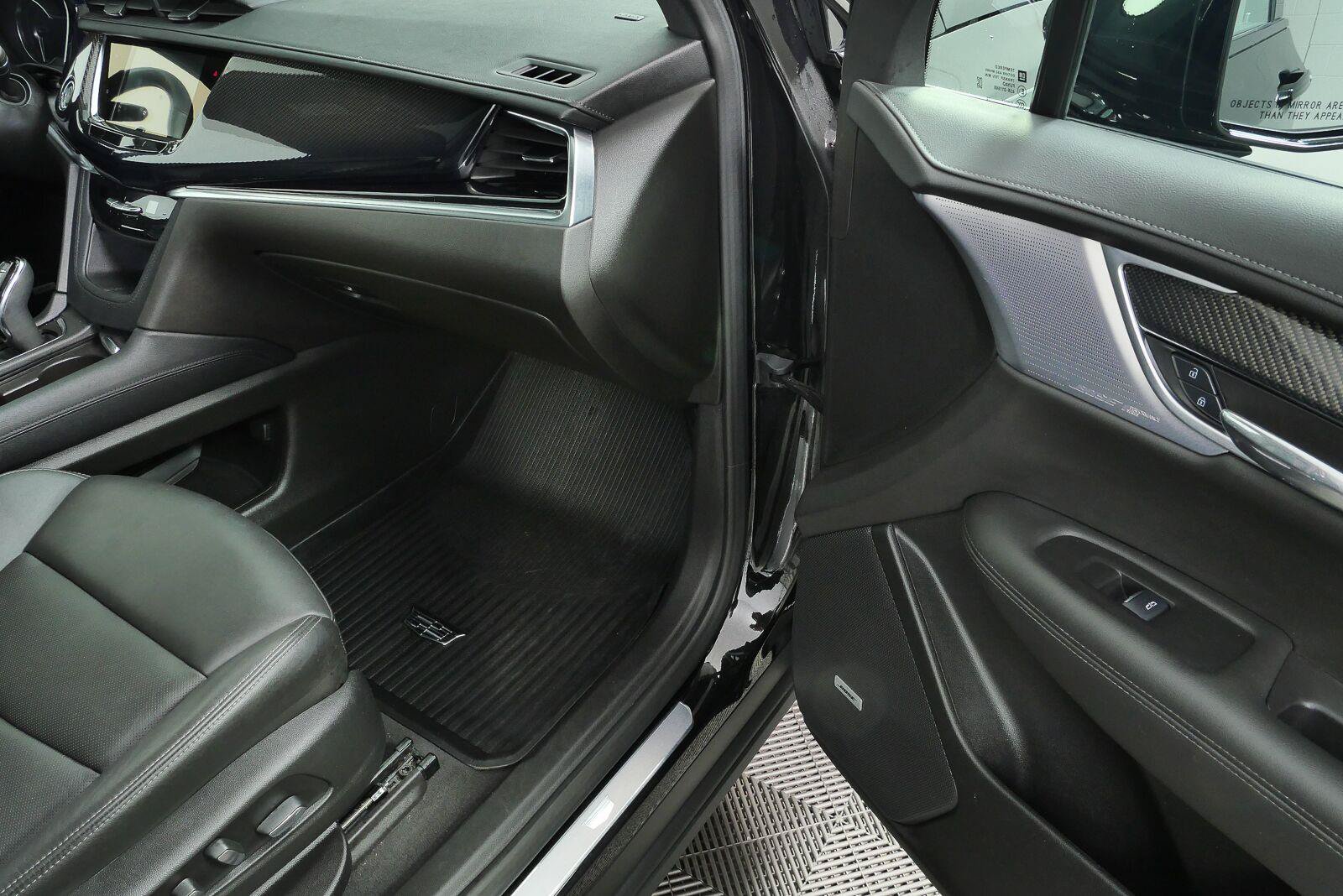 Used 2025 Cadillac XT6 Sport AWD/4WD image 25