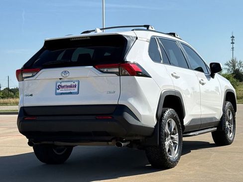 Used 2024 Toyota RAV4 XLE w/ Convenience Package FWD image 8