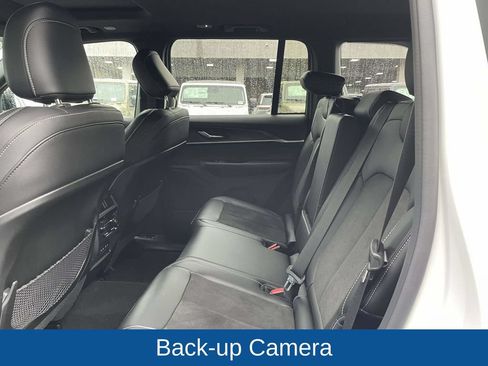 Used 2026 Jeep Grand Cherokee Altitude RWD image 20