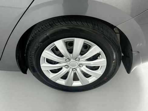 Used 2024 Nissan Sentra S FWD image 29