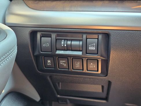 Used 2018 Subaru Outback 3.6R Limited AWD/4WD image 18