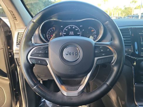 Used 2020 Jeep Grand Cherokee Altitude image 23