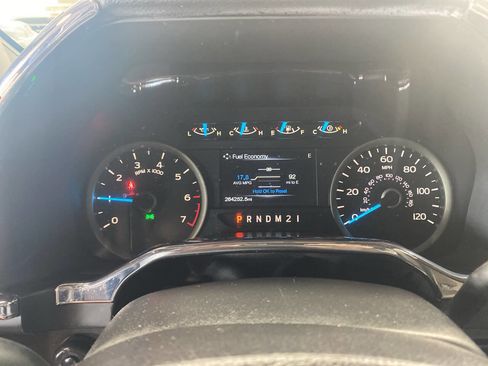 Used 2015 Ford F150 XLT w/ Equipment Group 302A Luxury image 14