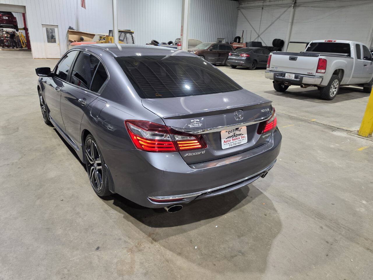 Used 2016 Honda Accord Sport image 9