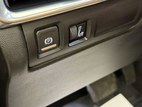 Used 2019 Cadillac XT4 Premium Luxury image 10