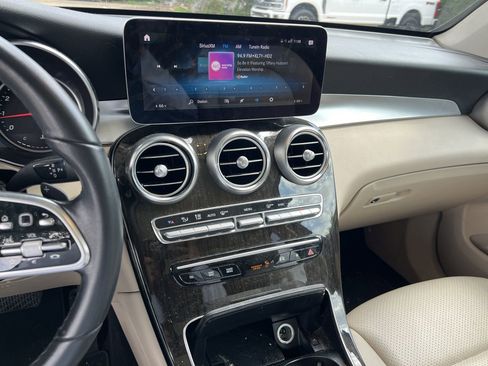 Used 2020 Mercedes-Benz GLC 300 image 7