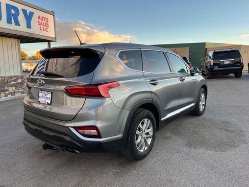Used 2019 Hyundai Santa Fe SE FWD image 10