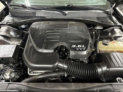 Used 2019 Chrysler 300 S image 24