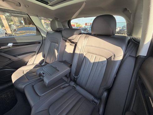 Used 2018 Audi Q5 2.0T Premium Plus w/ Premium Plus Package AWD/4WD image 16