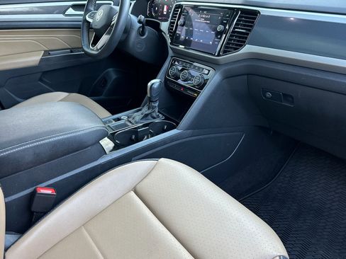 Certified 2022 Volkswagen Atlas Cross Sport SE FWD image 16