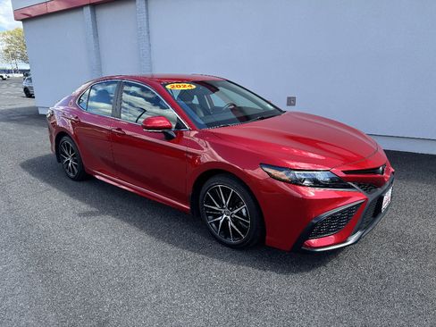 Certified 2024 Toyota Camry SE w/ Cold Weather Package image 4
