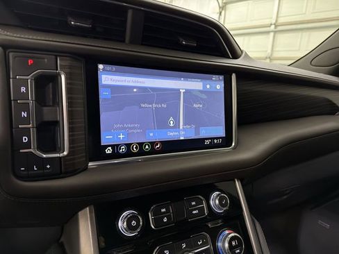 Used 2021 GMC Yukon Denali w/ Denali Premium Package image 29