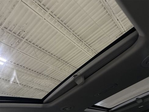 Used 2018 Buick Enclave Premium w/ Experience Buick Package image 19