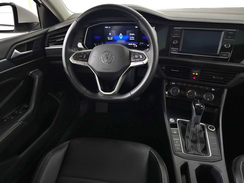 Used 2022 Volkswagen Jetta SE FWD image 18