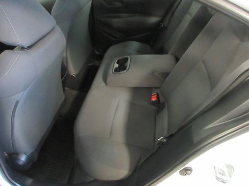 Used 2022 Toyota Corolla LE FWD image 17