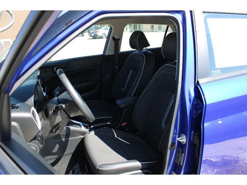 Used 2024 Hyundai Venue Limited image 11